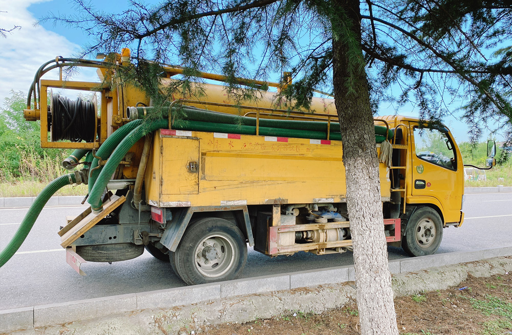 283桃园居清洗抽粪车